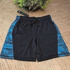 Boys quick dry moisture wicking shorts size 6 NWT